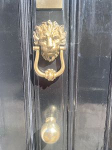 knocker